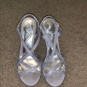Wanting to sell these size 7 1/2 heels ASAP!